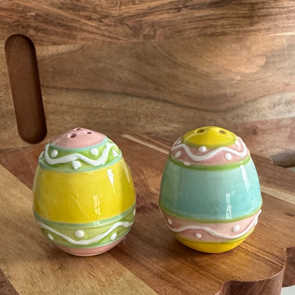 Easter Ceramic Egg Salt and Pepper Shakers with Stoppers